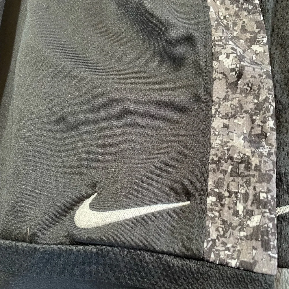 Nike Black and Gray Athletic Shorts for Versatile Wear - Picture 3 of 7